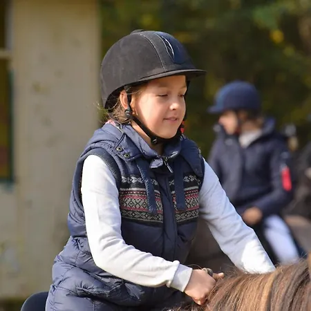 Stado Ogierow Resort *